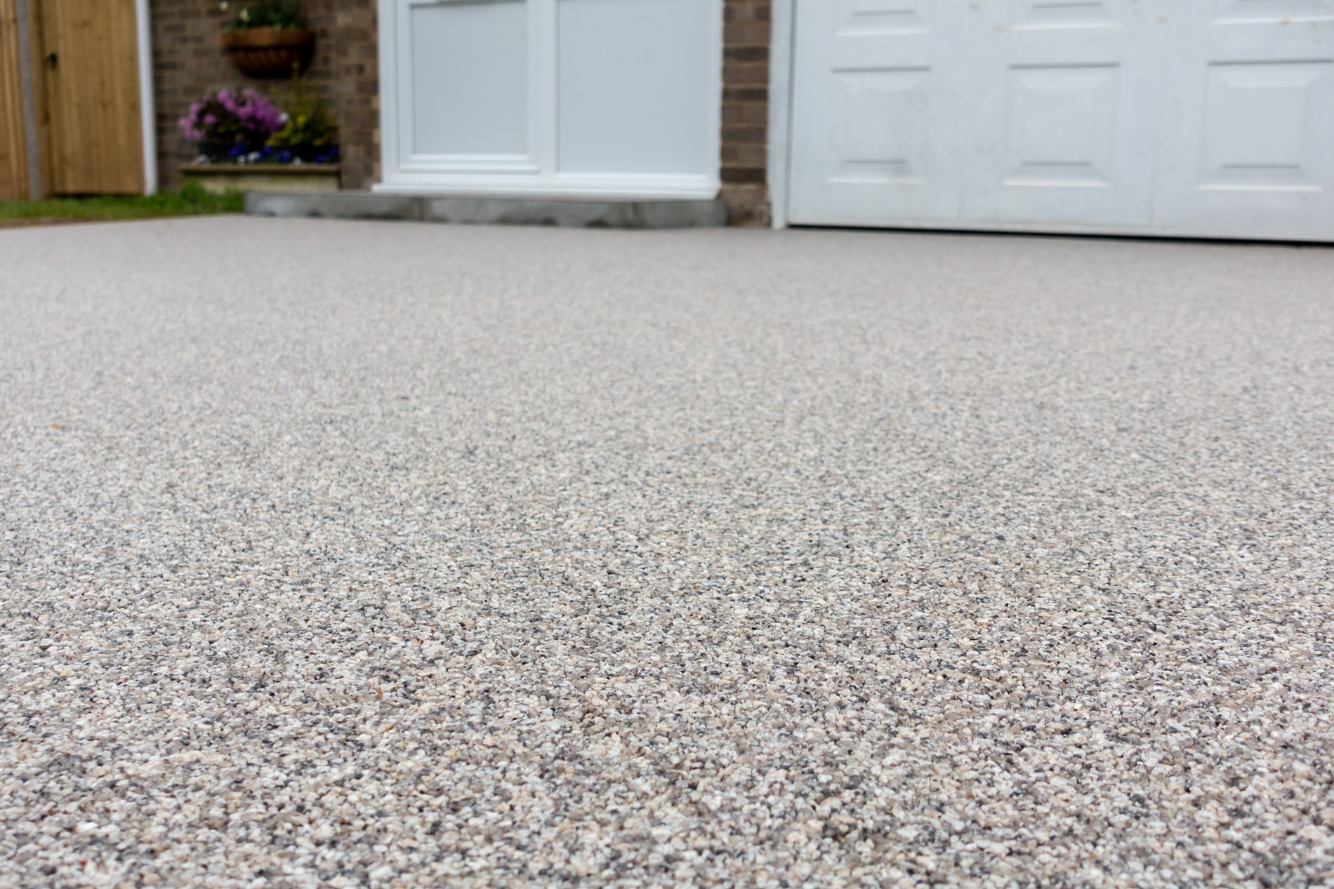 How to best clean resin driveways