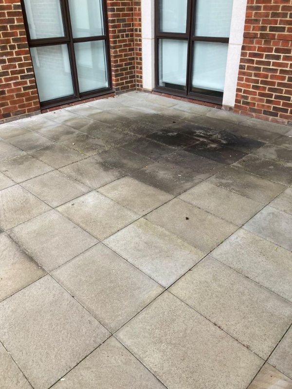 Before & after photos of Jet Washing in Surrey & South London