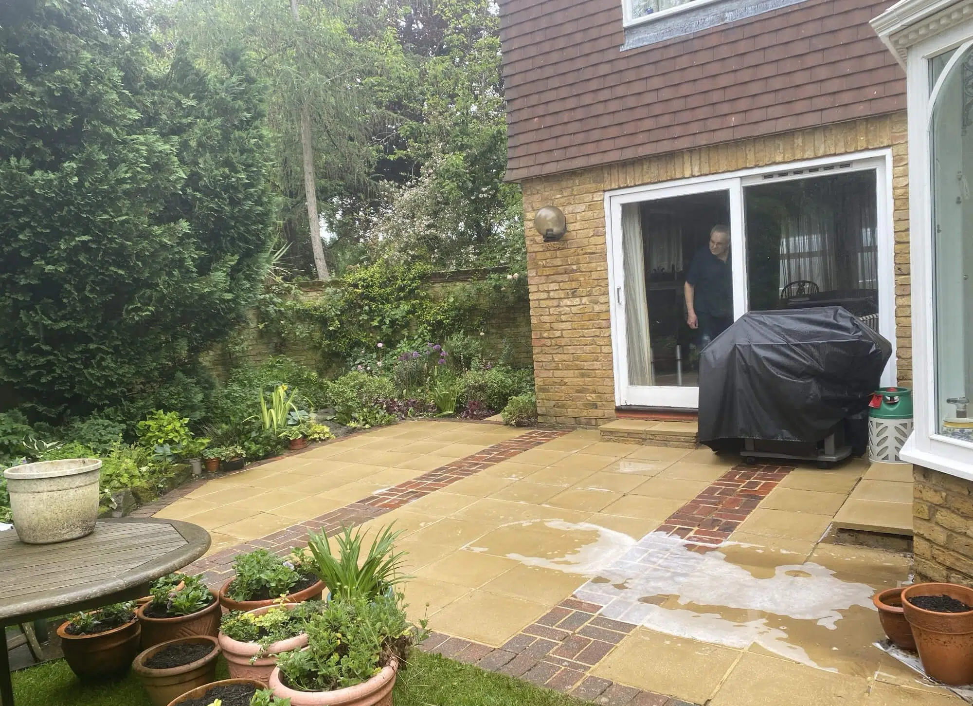 Professional patio cleaning service in Guildford, Surrey.